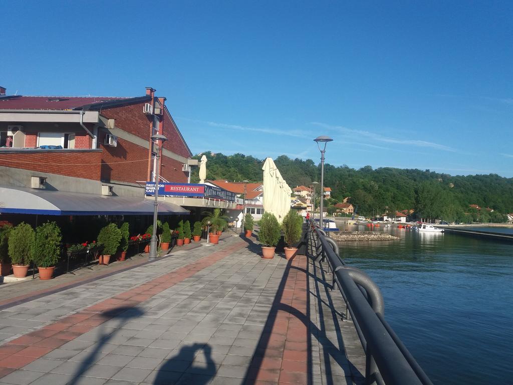 Zlatna Ribica Leilighet Golubac Eksteriør bilde